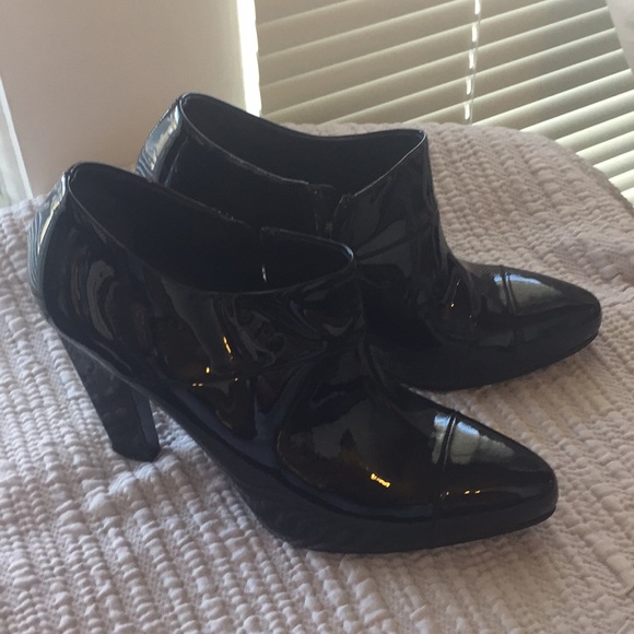 Prada shoes - Picture 2 of 3